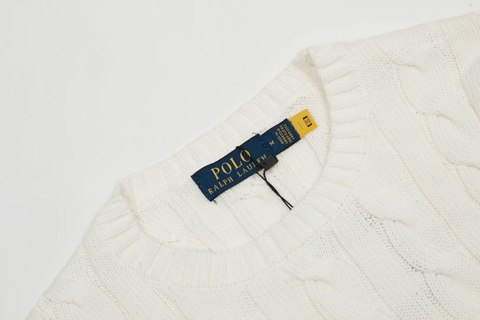 🅿️220 "Top quality" Style number: DS012# [Ralph Lauren round neck solid color pony embroidered logo twist knitted sweater] ✅Ralph Lauren classic basic versatile knitted pullover round neck sweater for men and women ✅Main supplier platform live broadcast Wholesale entity Replacement when out of stock No removal from shelves ✅ZP quality 1:1 version Scan the code to enter the GF website Counter quality ✅Detailed quality The only one in Guangzhou Imported quality cotton yarn, focusing on high-end, cost-effective, good quality needless to say ✅The version is restored to the original order, the maximum size can be worn up to 190 pounds, loose, comfortable and stress-free ✅The upper body is simple and easy to match, ootd must-have style, good-looking clothes are never picky, a must-have in couples' wardrobes, recommended. Size: S-XL Color: Black, off-white, gray, navy, khaki, pink, coffee, red
